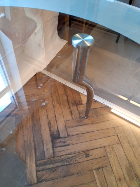 Glasbord med krom ben